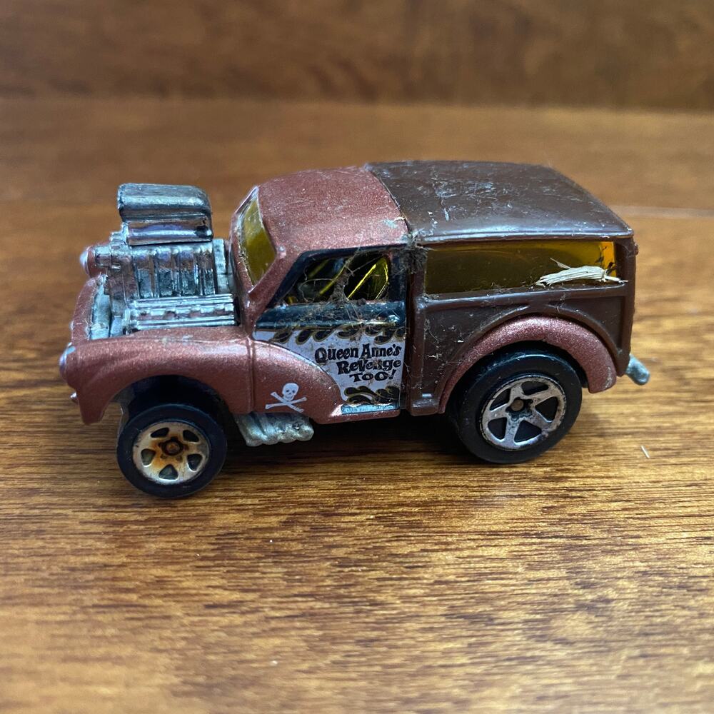 HOT WHEELS MG Rover Queen Anne's Revenge Too Pirates Rat Rod Skull Car 2007